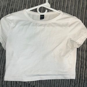 white cropped tee